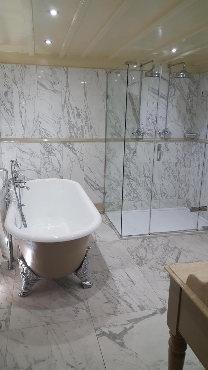 Double Junior Suite,1588043433:JPEG
